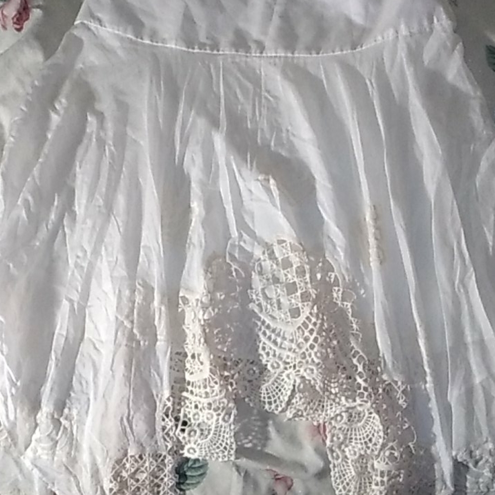 White BCBG MAXAZRIA skirt